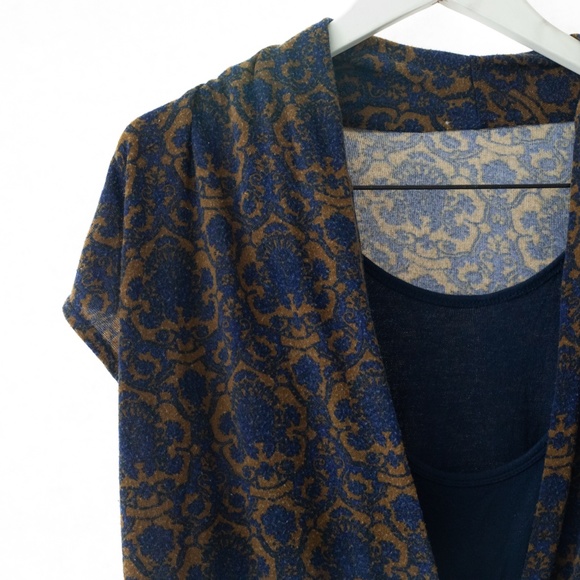 Top - Picture 2 of 2